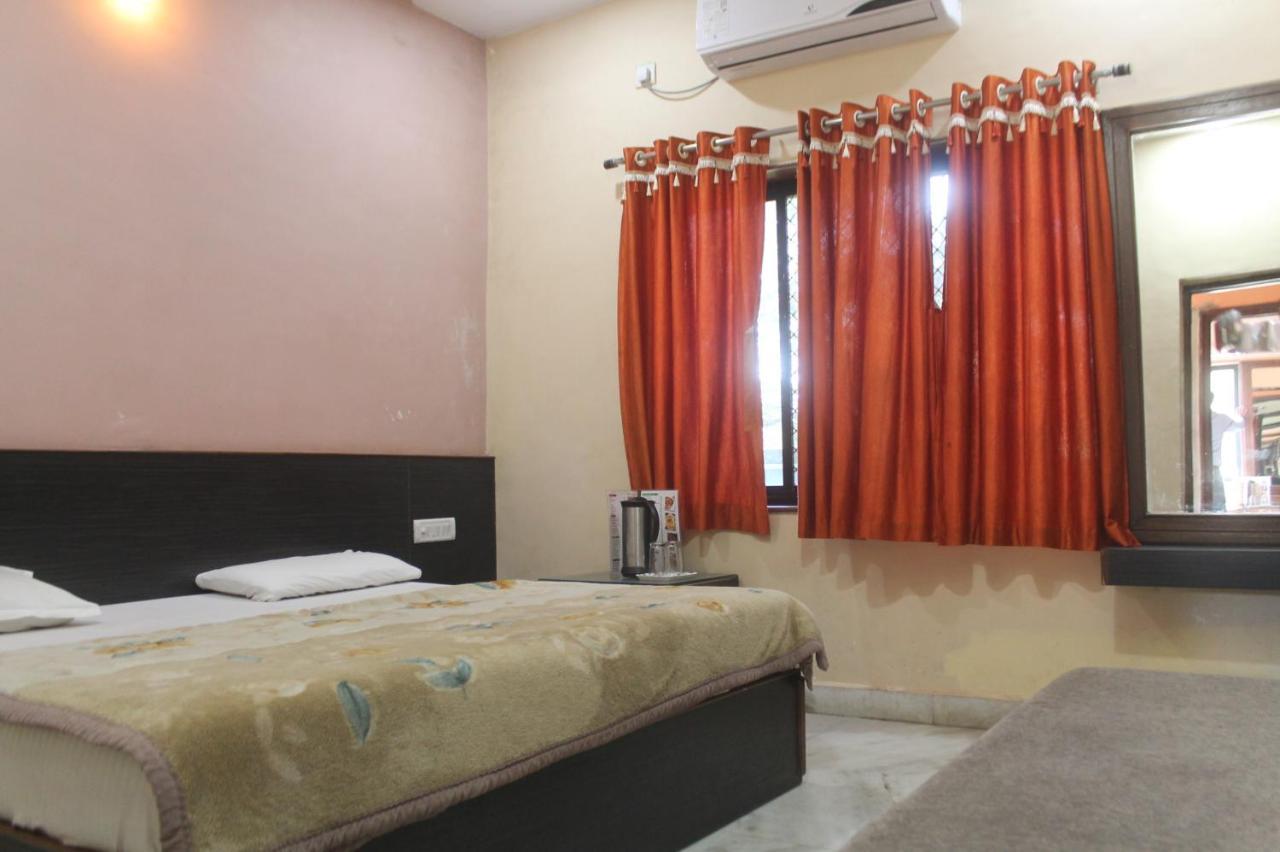 Cozy Room On Neelkanth Road Monte Abu Exterior foto